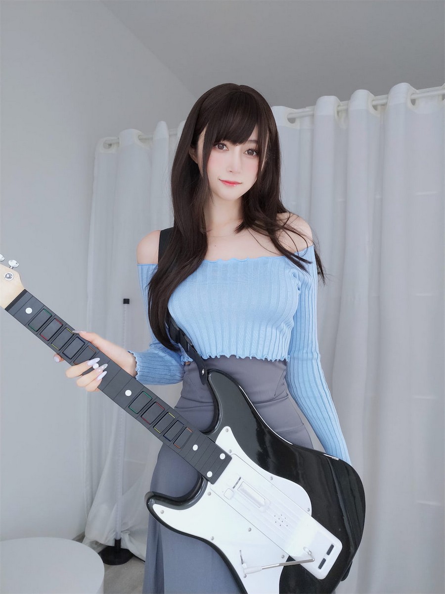 白银81吉他妹妹超漂亮，能成为你的最终幻想吗?