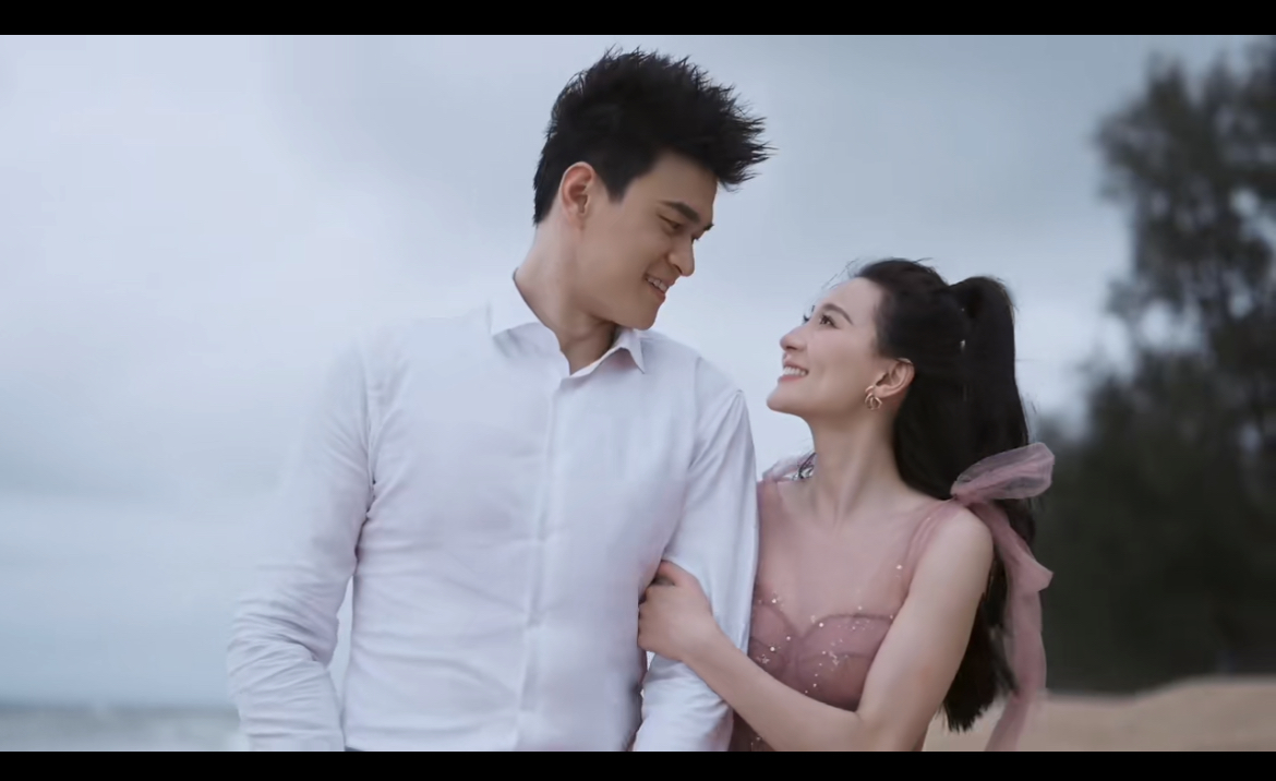 孙杨晒结婚证,官宣与张豆豆喜结连理!婚纱照好美!