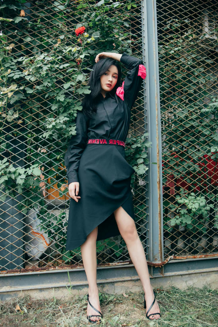 王一菲# 身材高挑,性感妩媚