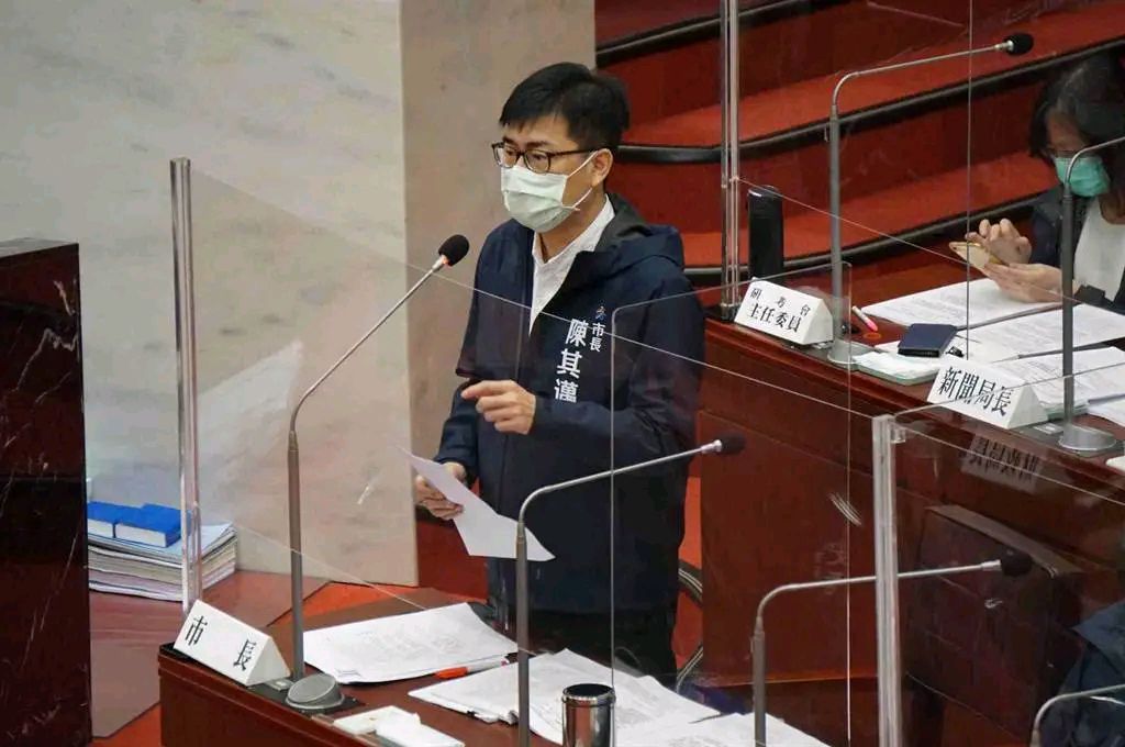 高雄再现天坑!黄捷怒呛陈其迈:别看到一个洞才补一个洞