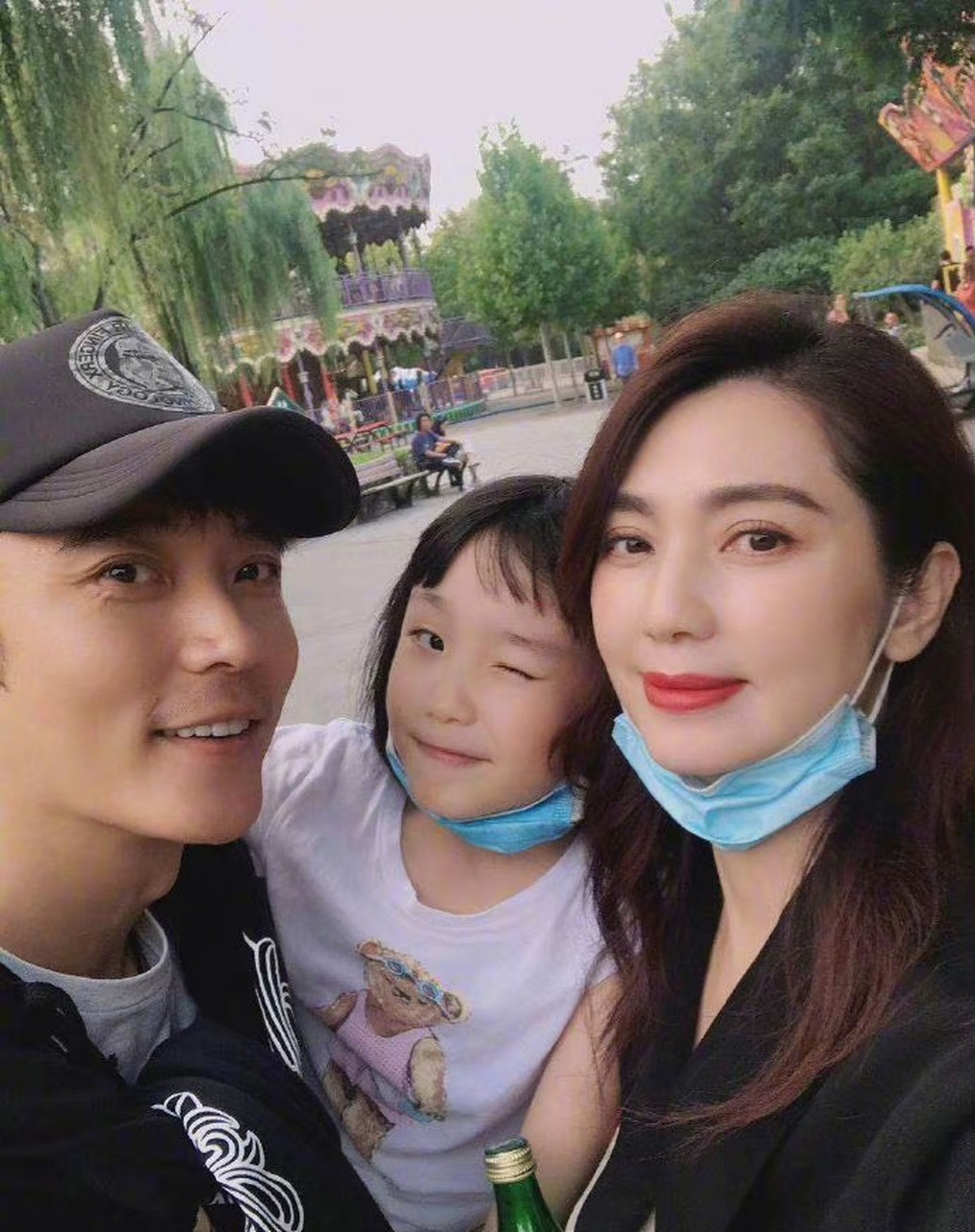 洪欣张丹峰没离婚#  洪欣,张丹峰发致歉信,称两人只是因为生活值哪