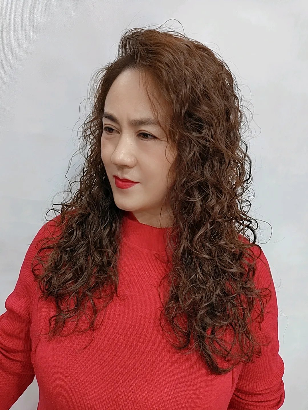 元旦发型推荐,小卷大卷内扣发型,瘦脸时尚颜值高