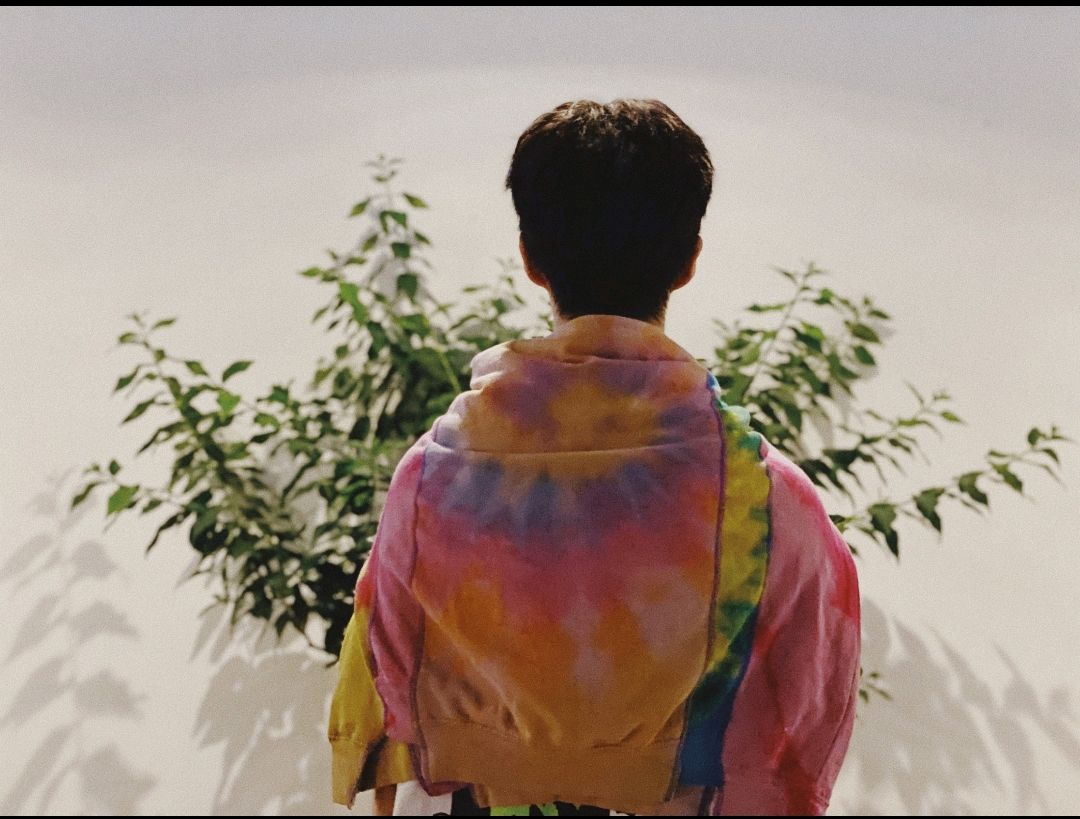 宝藏男孩范丞丞背影也太好看了叭