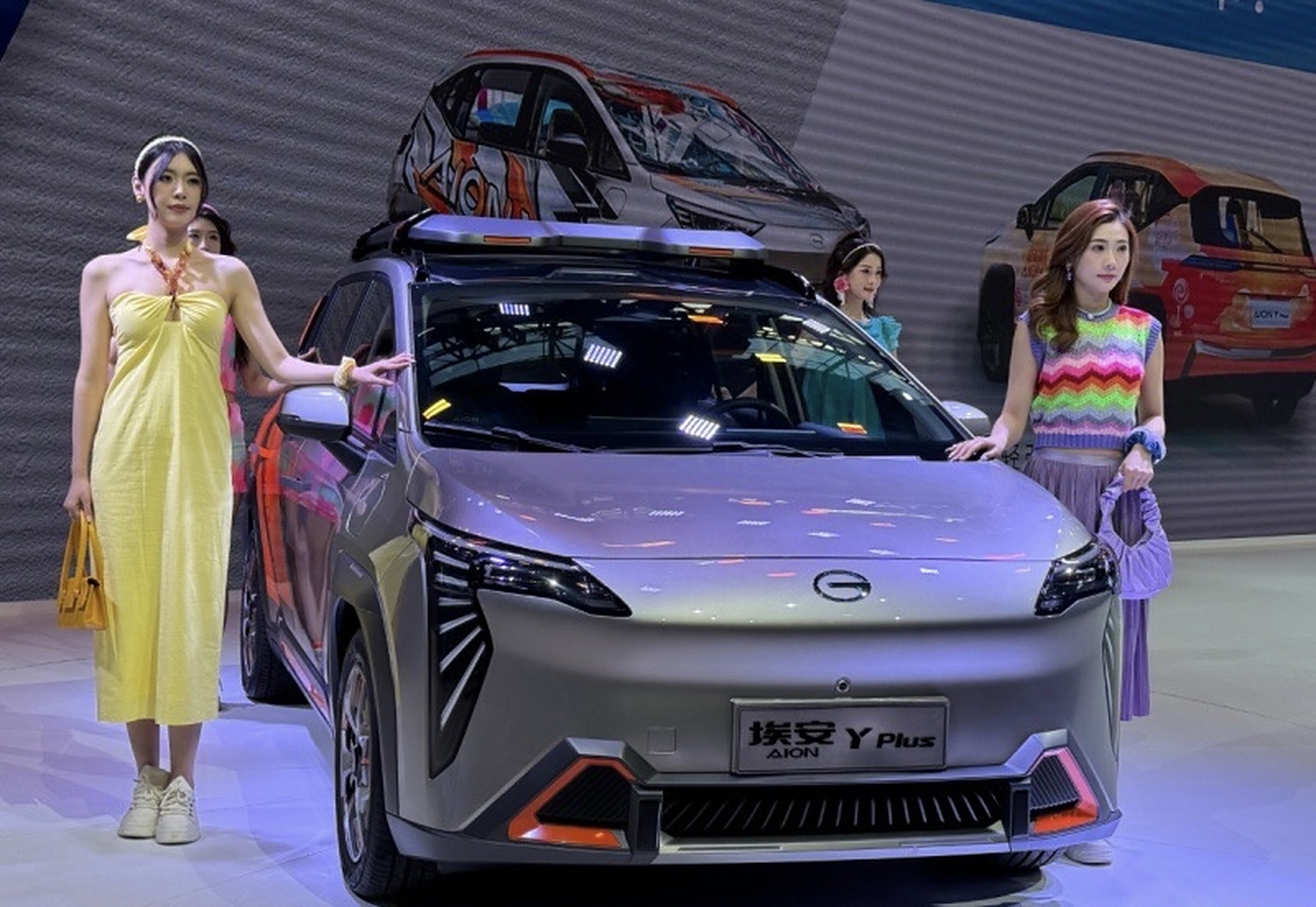 在2023广州车展上,广汽埃安aion y plus潮野版正式上市,售价14.