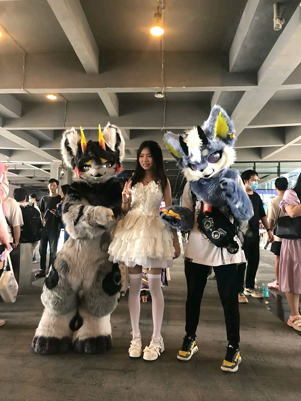 广州萤火虫漫展是广州举办的动漫展,以"萤火"为主题,展示了各种动漫