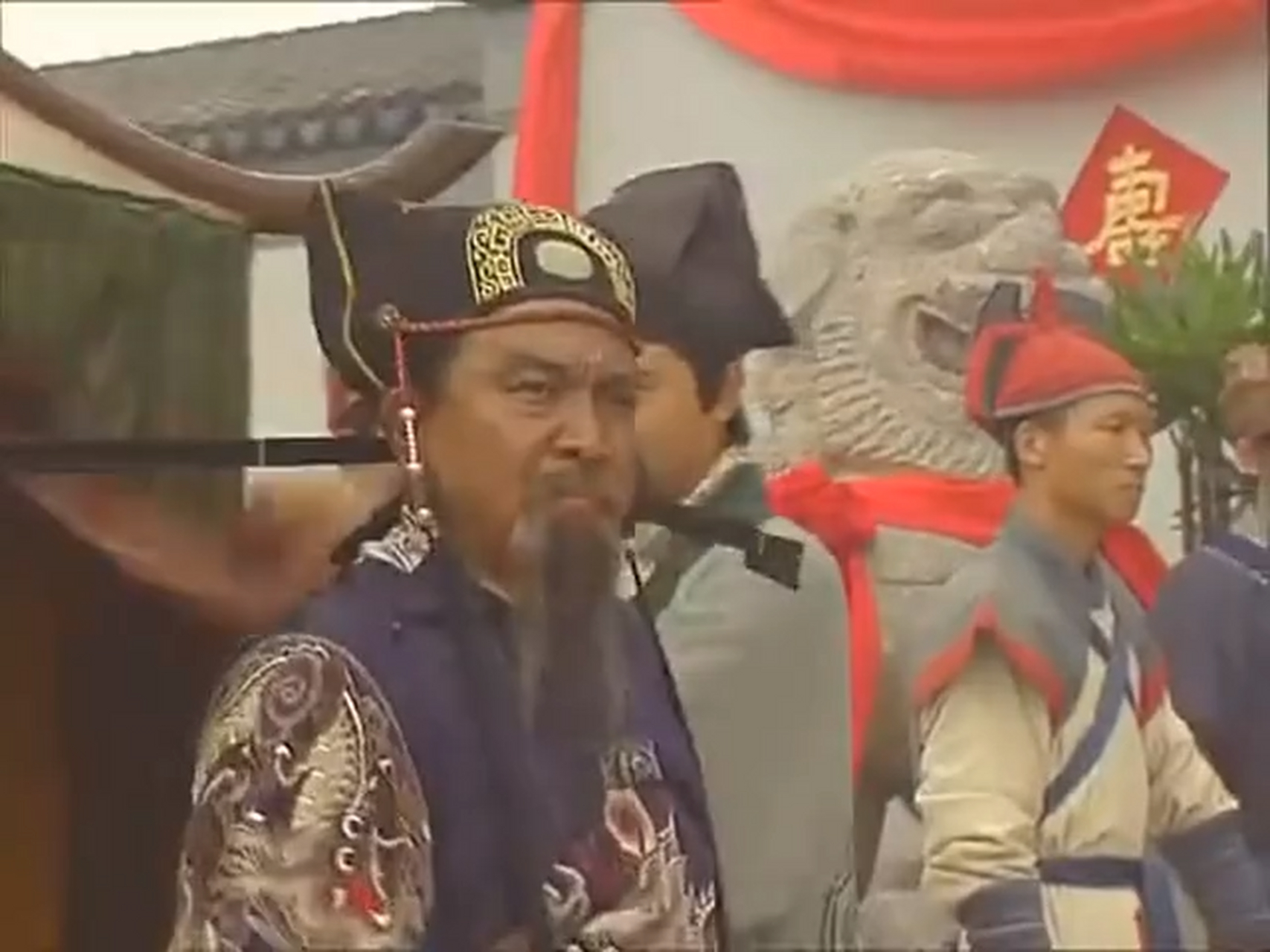 原创诗歌:《法律与情感》 (观电视剧《包公生死劫》有感)  法律要公事