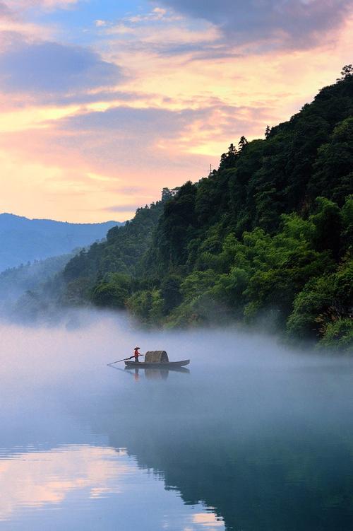 云水之间,秋情染禅心