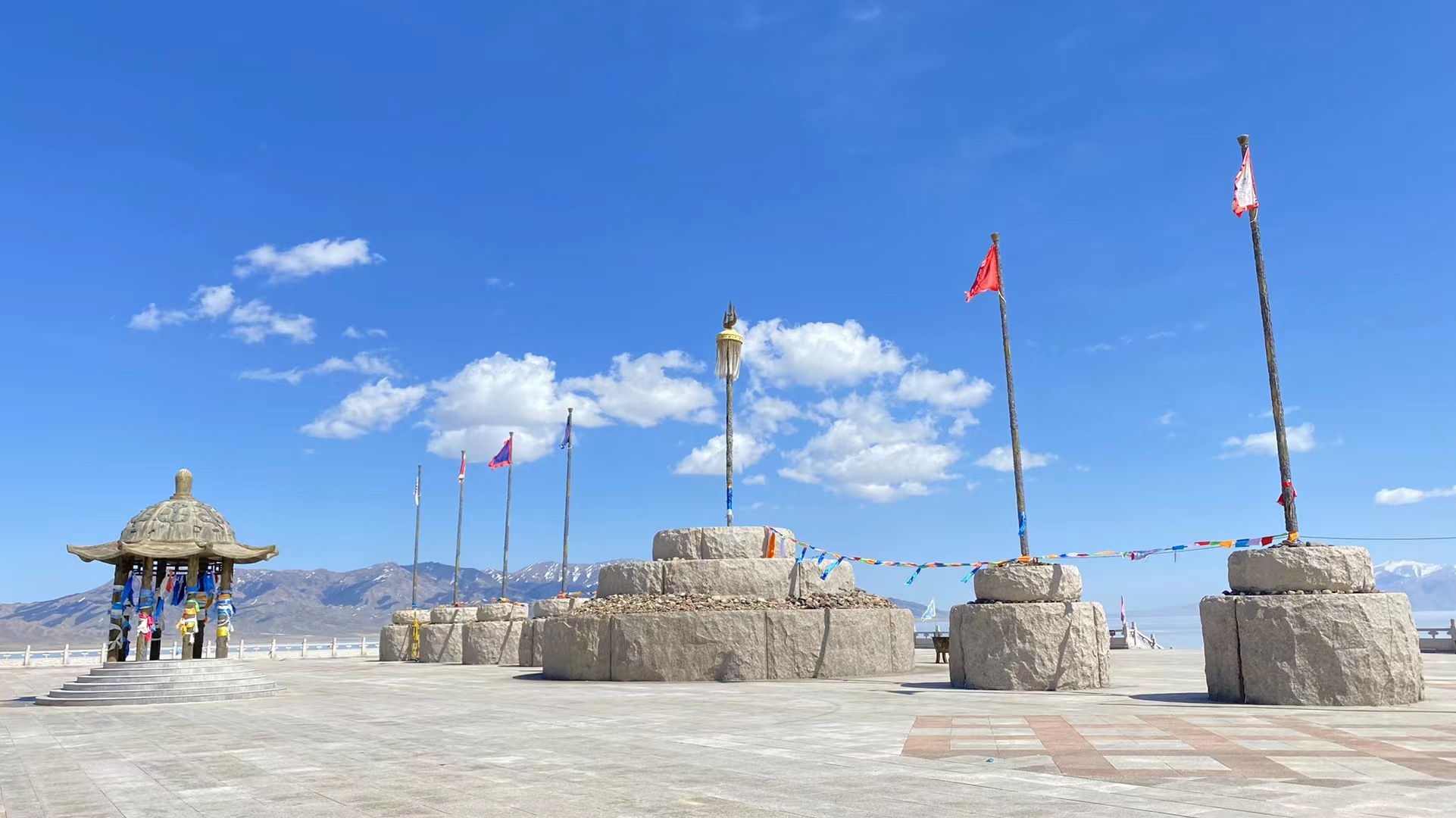 赛里木湖点将台