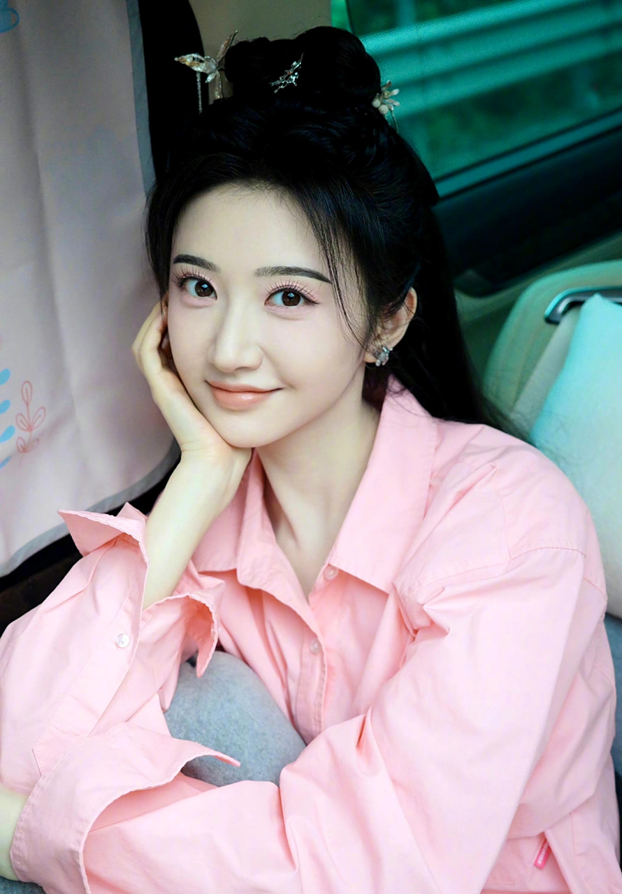 景甜的自拍越看越美