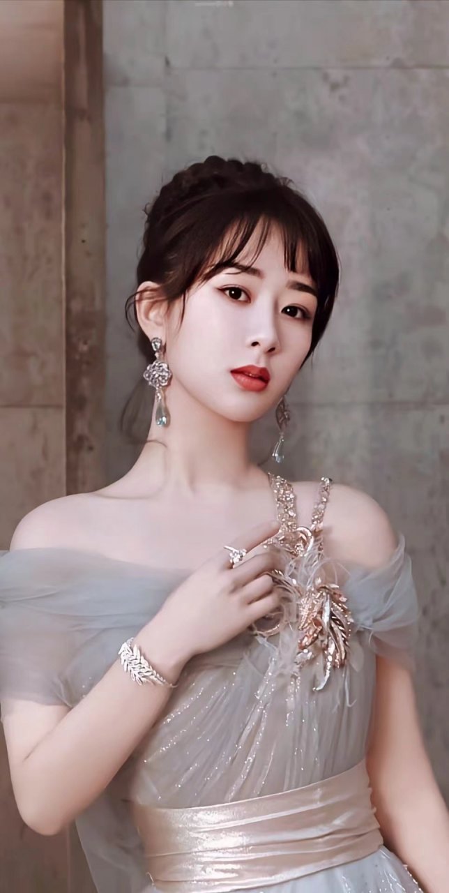 杨紫,一个美女明星,以她的美丽和才华征服了无数观众的心.