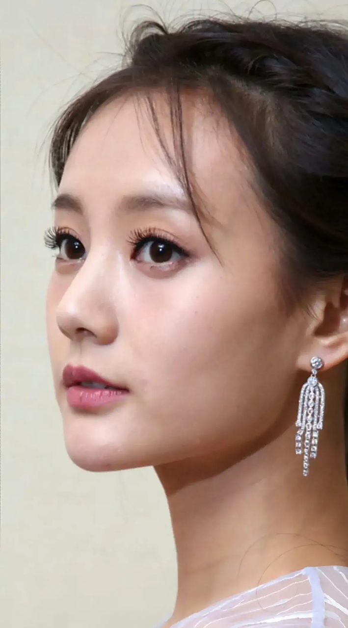 李一桐怼脸生图!