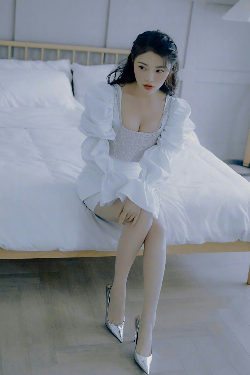 徐冬冬美照,大长腿太性感迷人了!#养眼美女