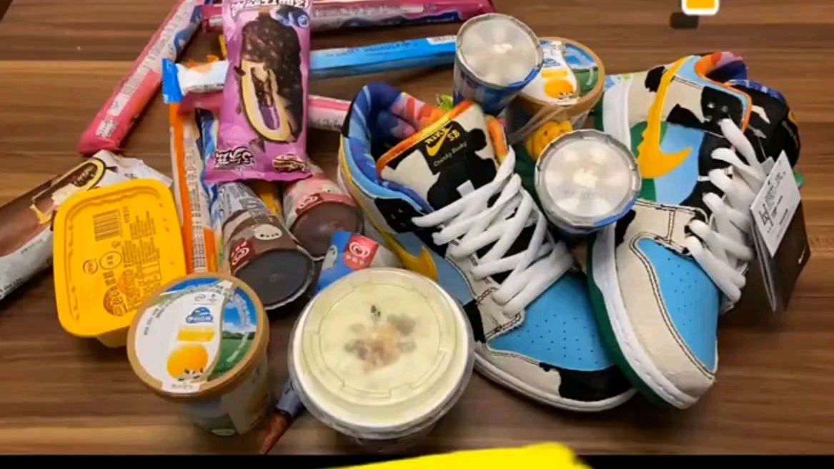 Dunk 萌萌冰淇淋?到底是吃的香还是穿的香?你会怎么选择?
