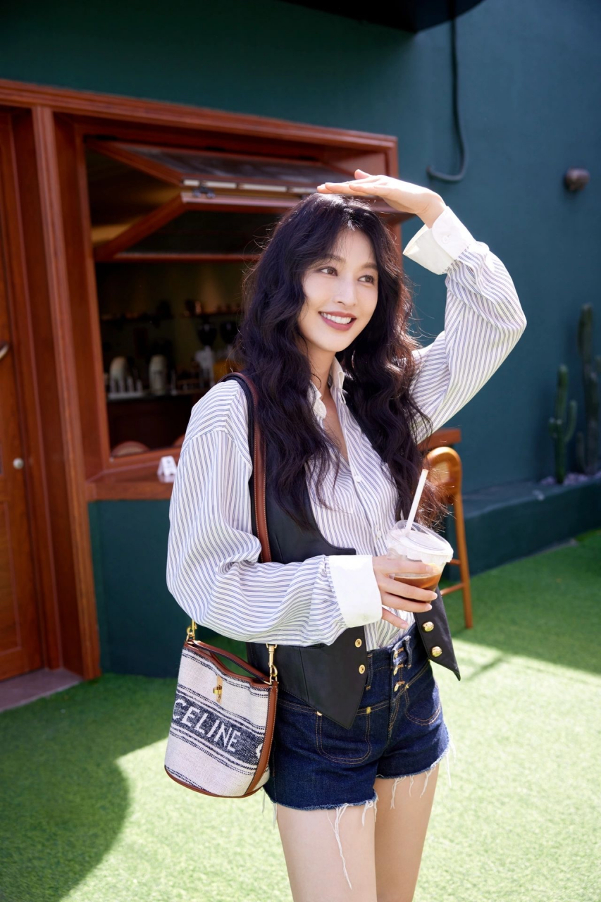 夏天这种帅帅的搭配也可以安排上|||美帅一下子嘻嘻7015#张俪