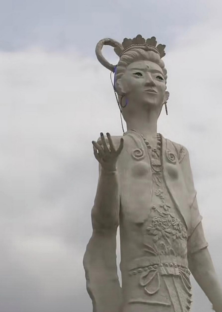 建好的牡丹仙子雕像,正品vs高仿