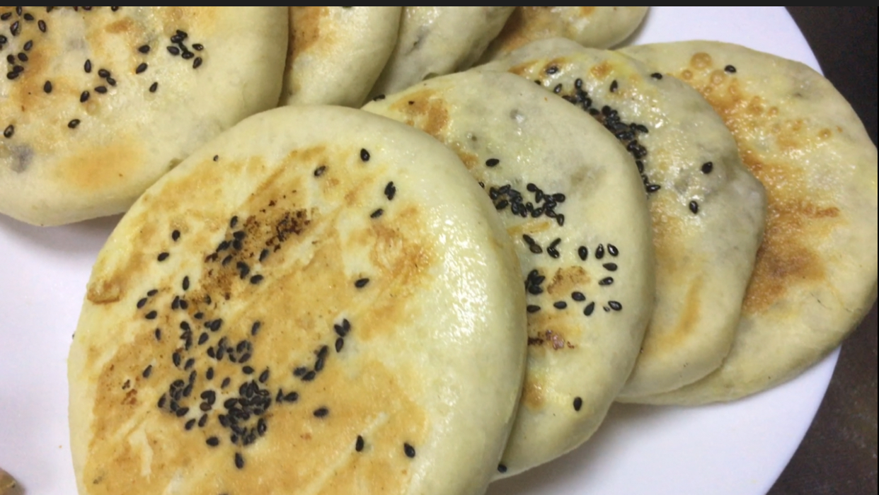 最适合夏季吃的烙饼,教你绿豆饼做法,清热又解暑,吃起来特别香