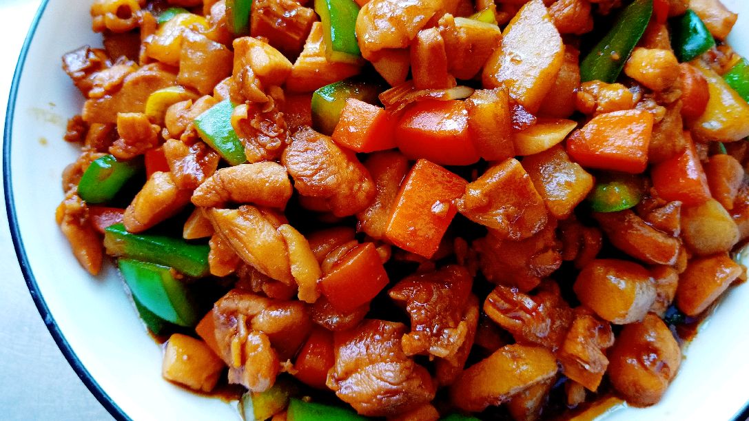 鸡腿肉好吃的做法,有菜有肉有营养的鸡肉炒三丁家庭版宫保鸡丁