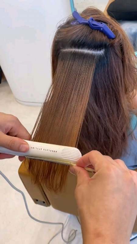 离子烫太死板,这样烫自然柔顺又好看