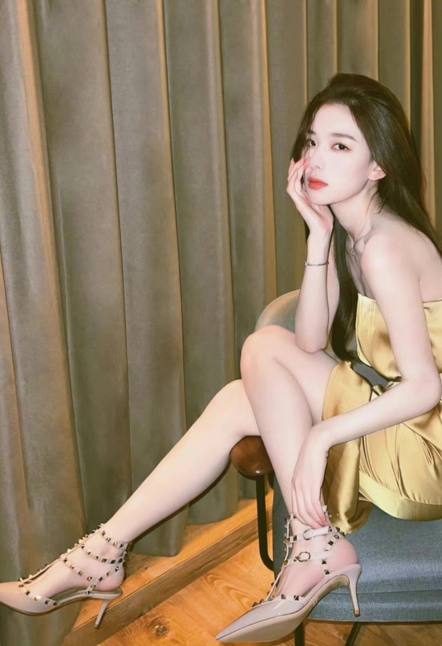 孙一宁美照,大长腿美女!皮肤白皙光滑,颜值超高!太养眼了!#养眼美女