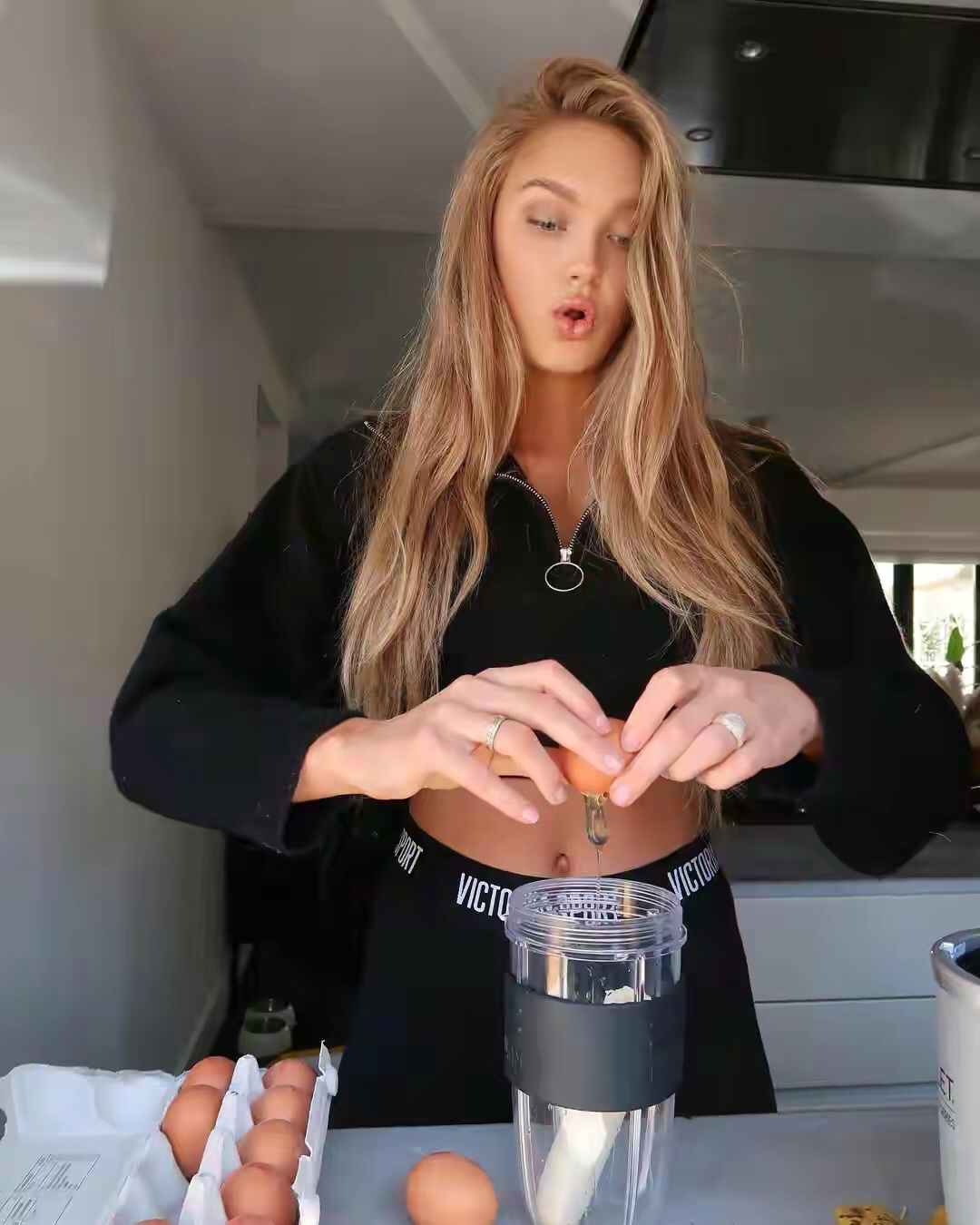 维密天使罗梅埃利斯拥有完美身材的北欧美女