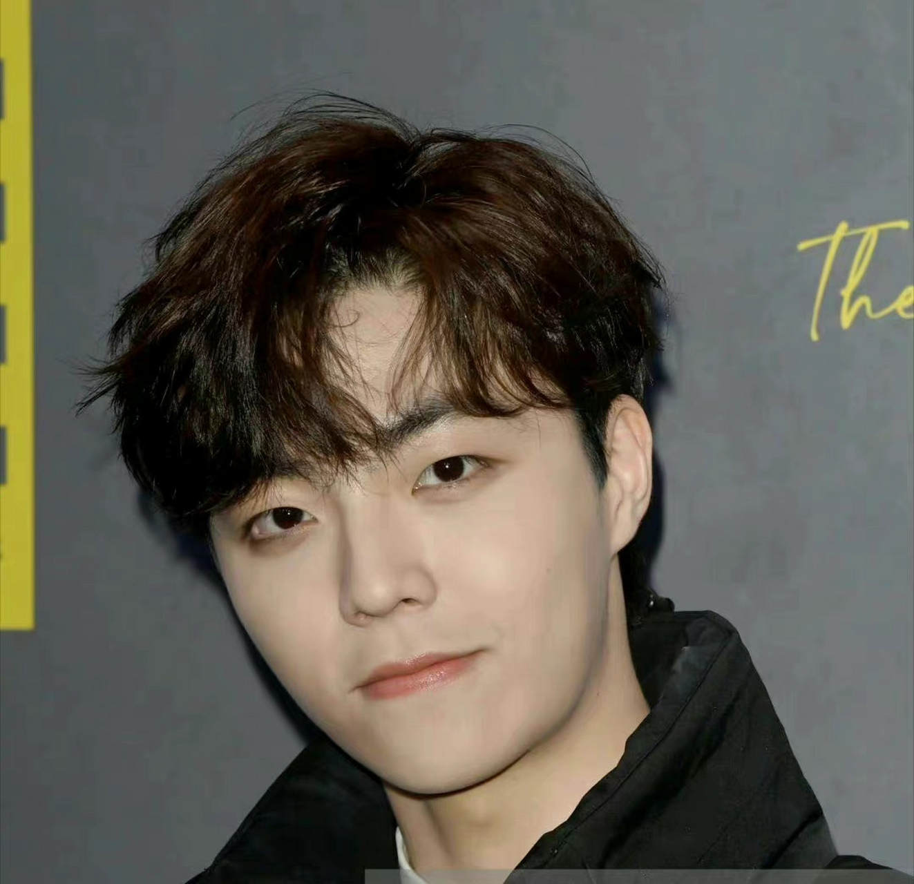 外媒镜头下的陈立农生图来了,2000年出生的他,今年22岁,身高185,生图