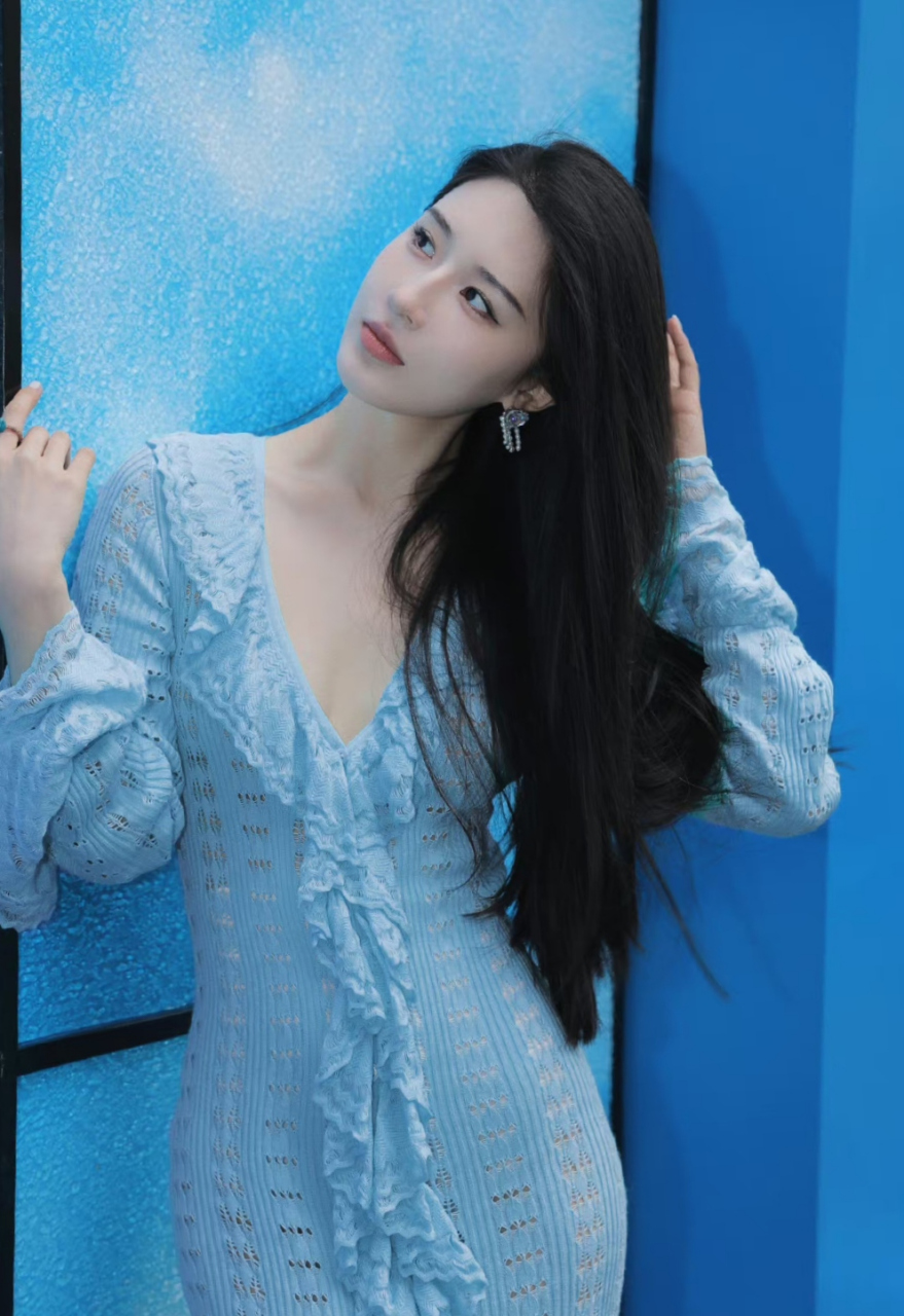 于雯和蓝色好配啊,绝美!令人心动!#于雯