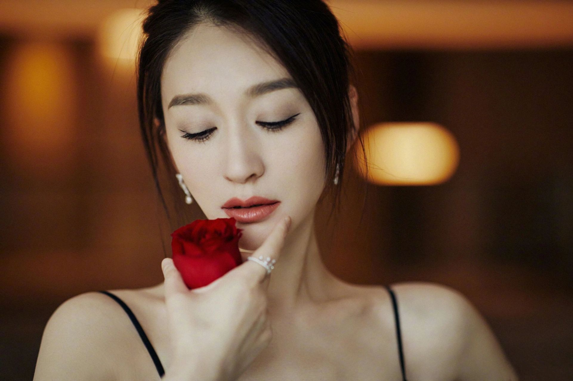 最美不过李小冉|||一直觉得, 李小冉的美中自带优雅气质, 明眸善睐