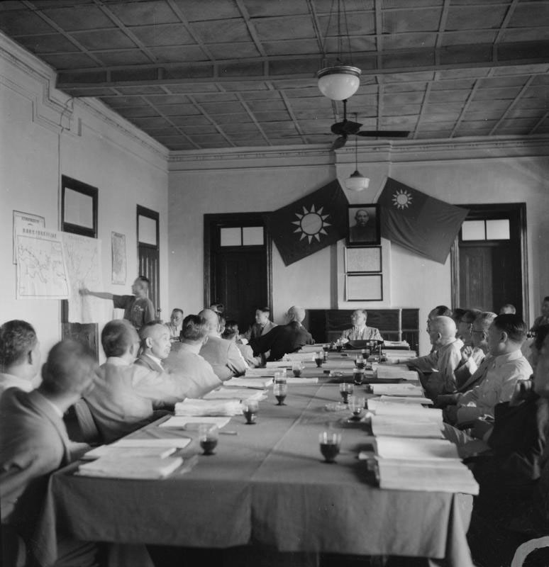 一张民国政要开会时的老照片