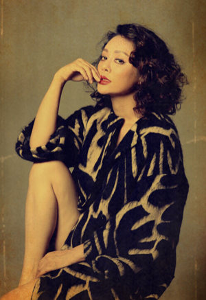 宁静街拍被嘲像个老太妹?如何评价她的颜值?