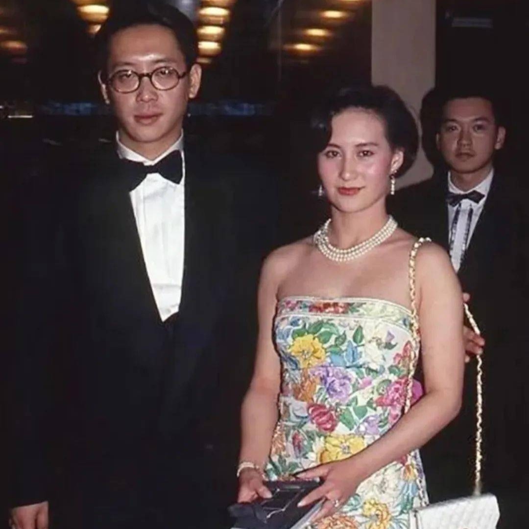 陈百强与何超琼的旷世奇恋,你含泪送我出嫁,我不顾世俗为你扶灵