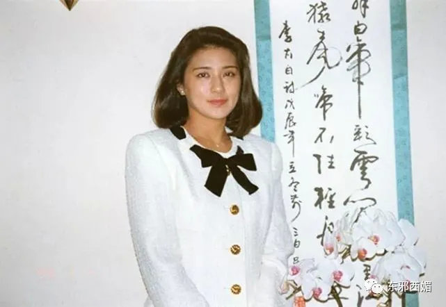 转生成了15岁的王妃 原本是社畜的我 被年下的国王陛下逼迫了 漫画免费在线观看 土豪漫画