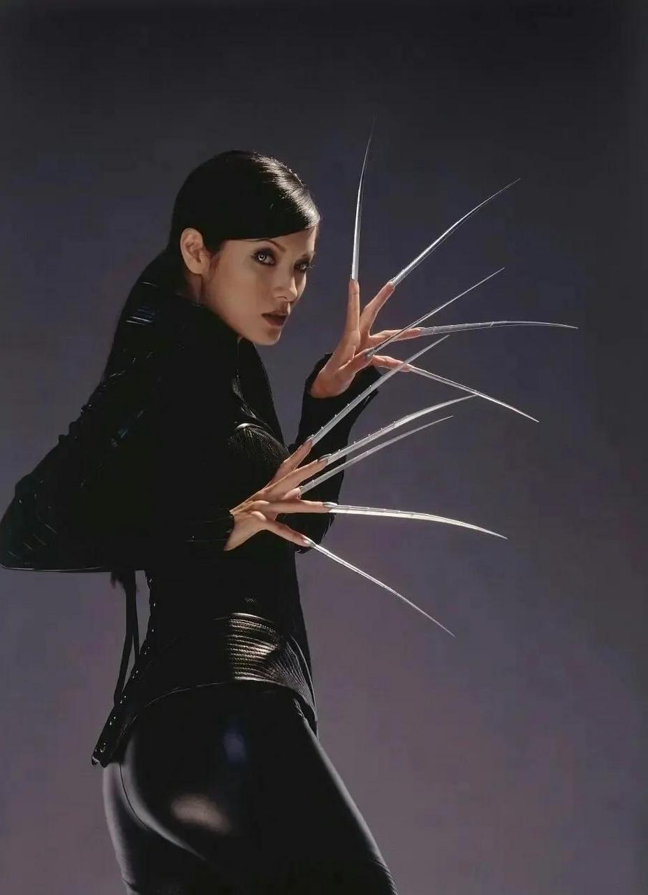 胡凯莉 ,1968年2月出生于美国夏威夷火奴鲁鲁,美国华裔演员.