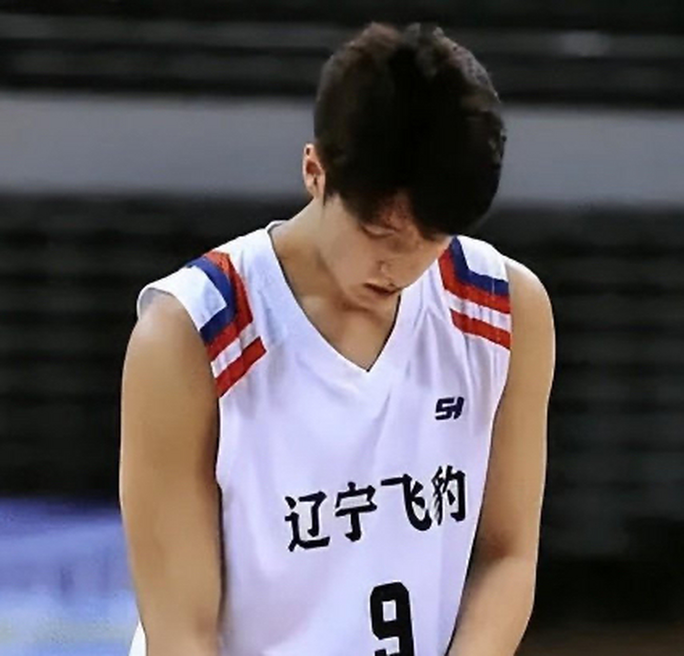 来自华东师范大学的锋线球员李奕男参加了辽宁队的试