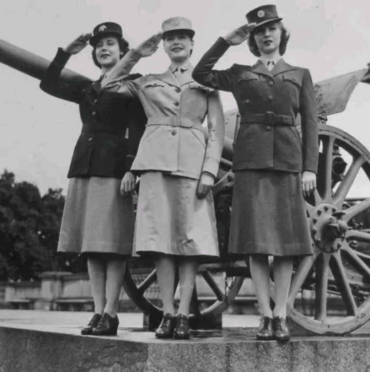 日本慰00安夫,工作一天3美元.