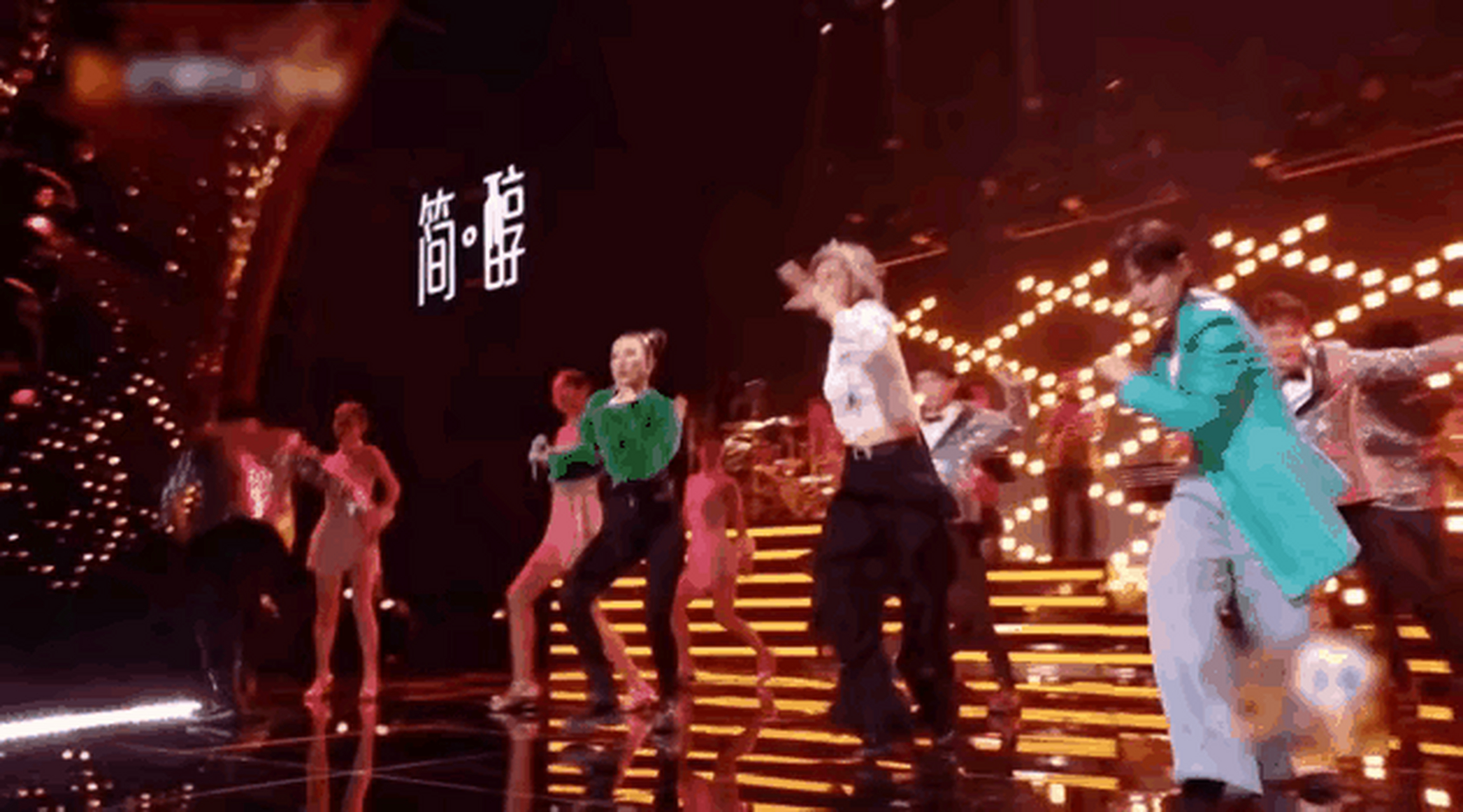 叶倩文在"声生不息港乐季"综艺表演太赞了!状态超好,魅力不减当年!