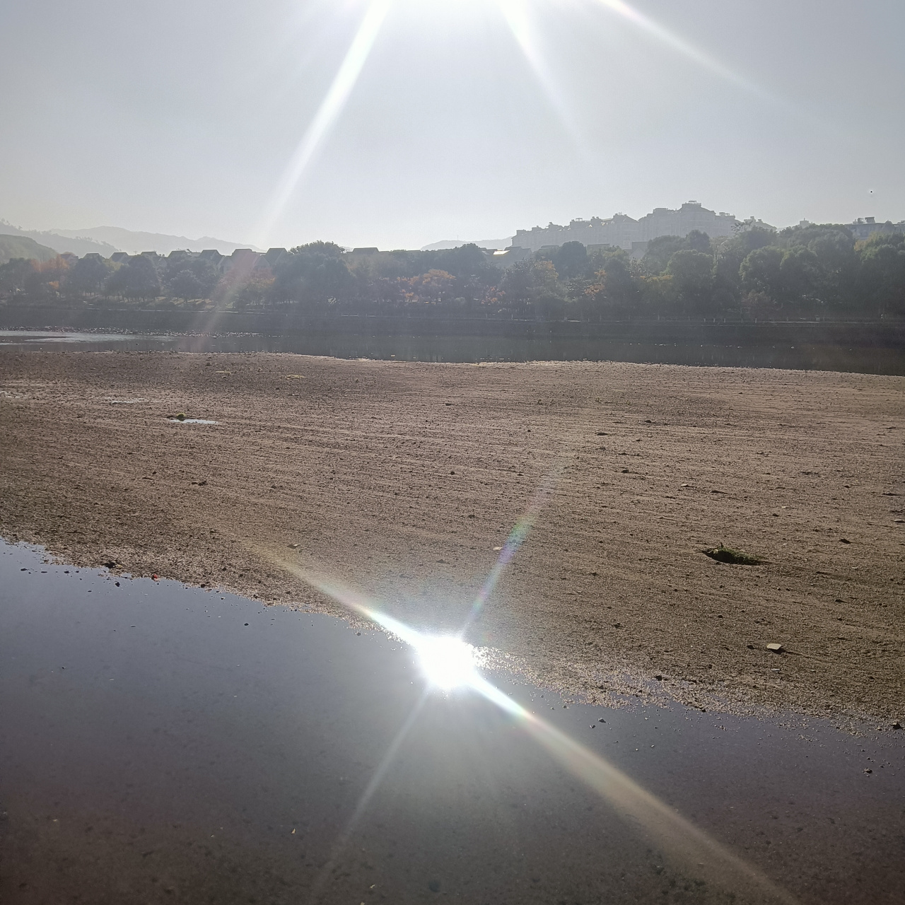冷空气说来就来曾经艳阳高照烈日炎炎,一下子就变的阴雨绵延气温骤降