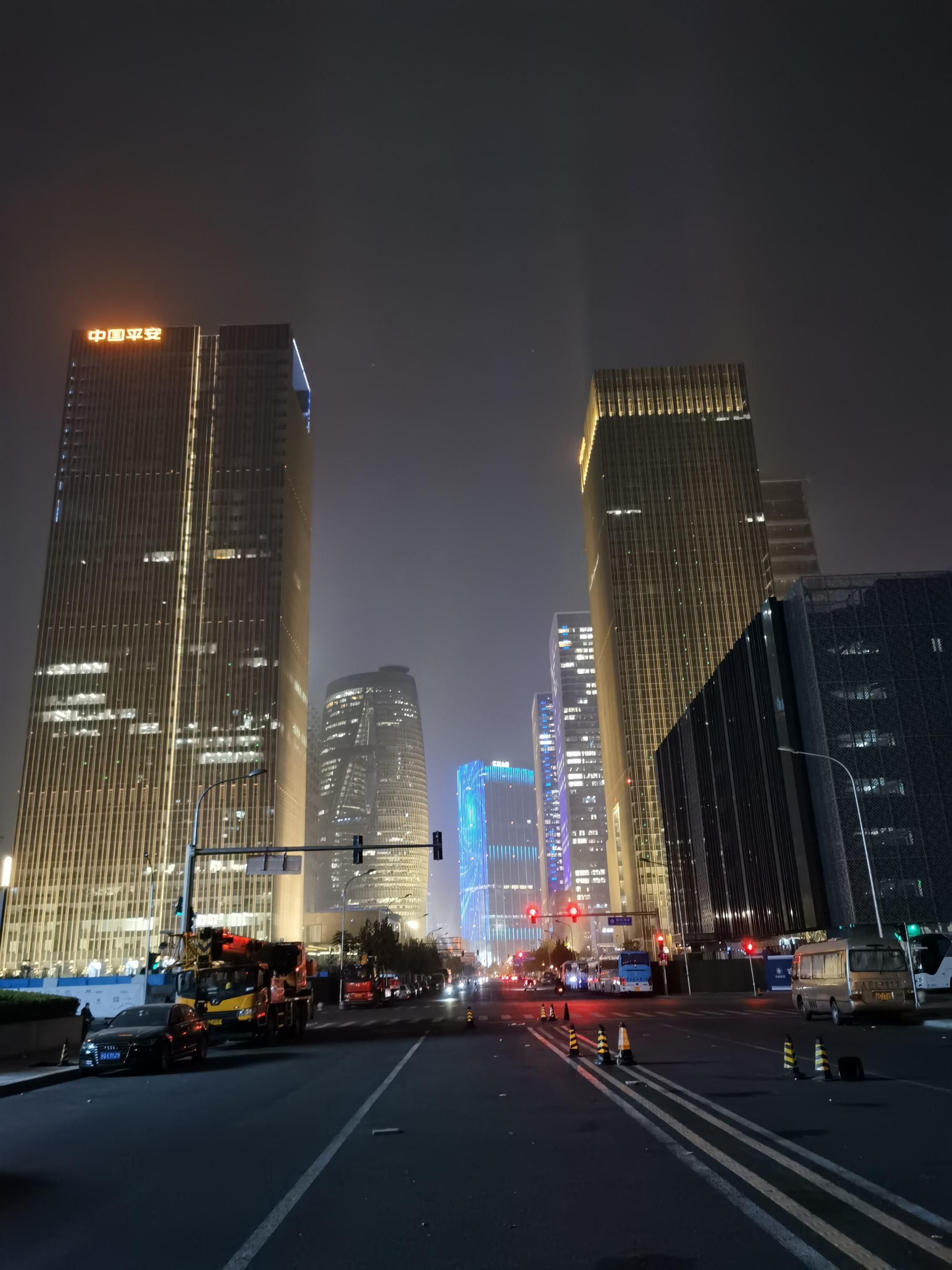 夜色下的丽泽商务区