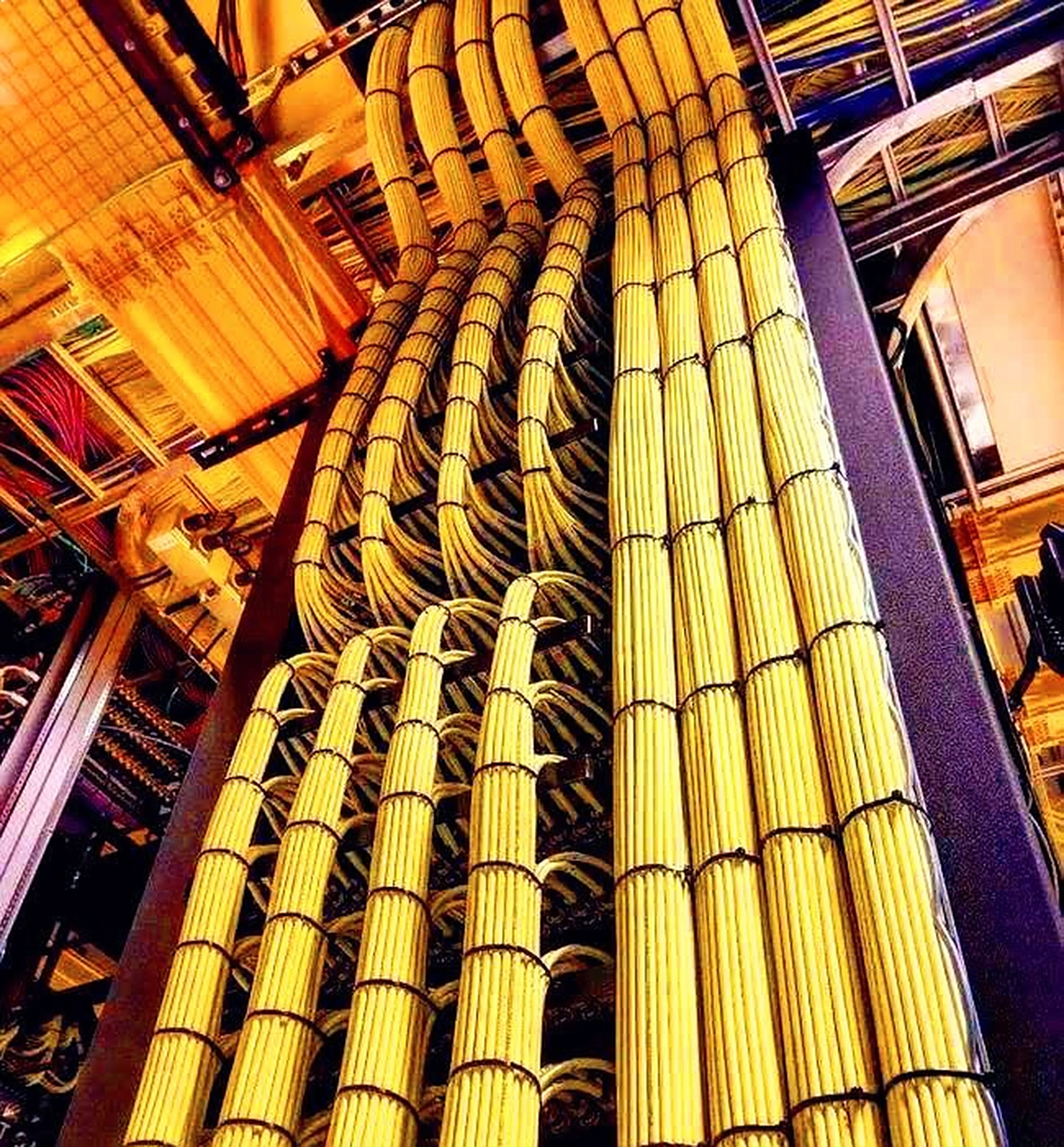 看完德国人布的线,再看看印度的,比较意外,居然也能上网.#趣图搞笑