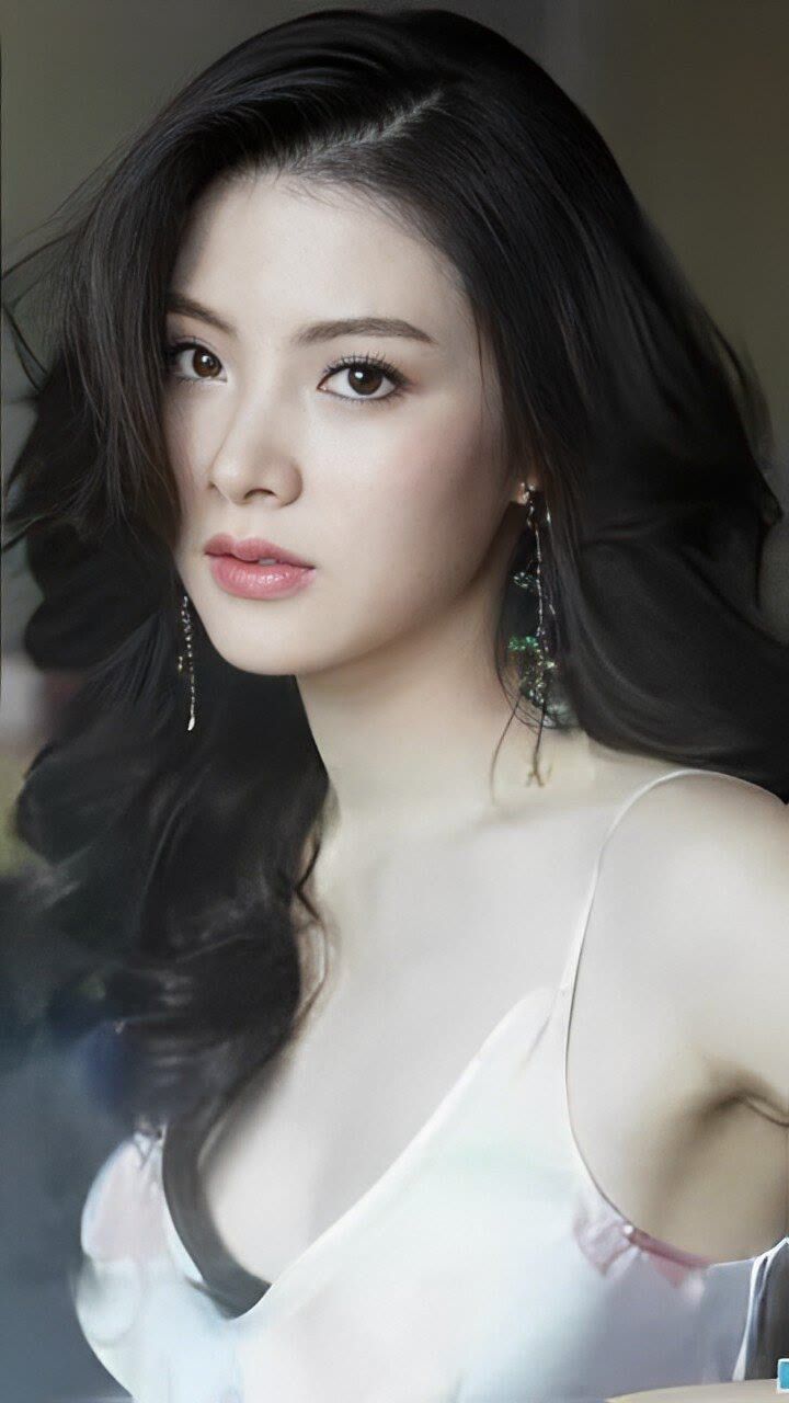 泰国宅男女神——平采娜·乐维瑟派布恩