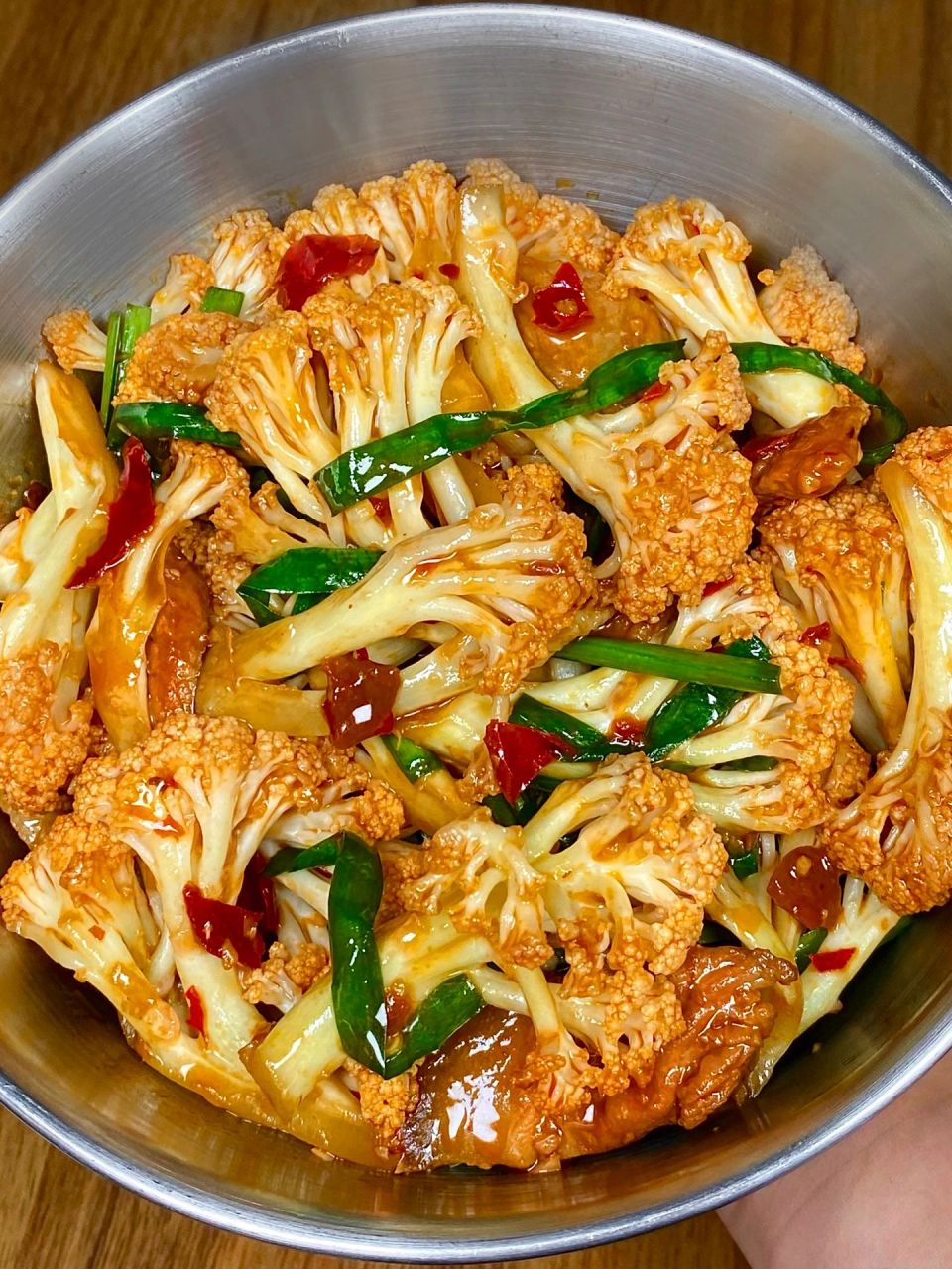 跟楼下饭店阿姨学的干锅花菜 花菜脆爽好吃,干香下饭,我妈吃了都夸