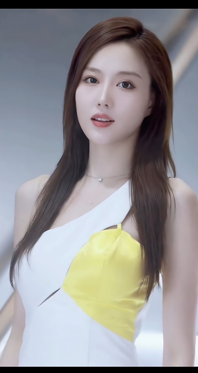 绝代佳人牛牛刘琴,身高175,体重98斤,拥有完美的身材比例,被网友评为