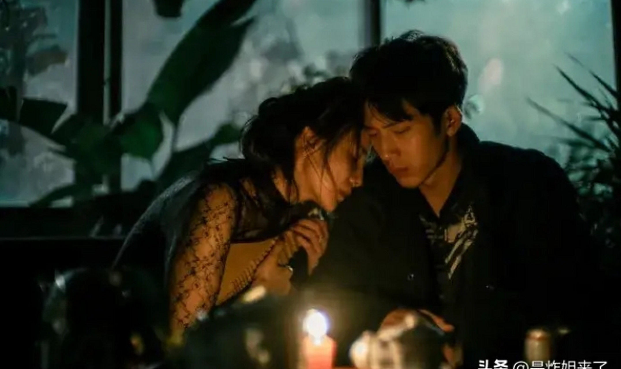 宋佳《风中有朵雨做的云icon》被删除的剧照,omgicon氛围感很绝