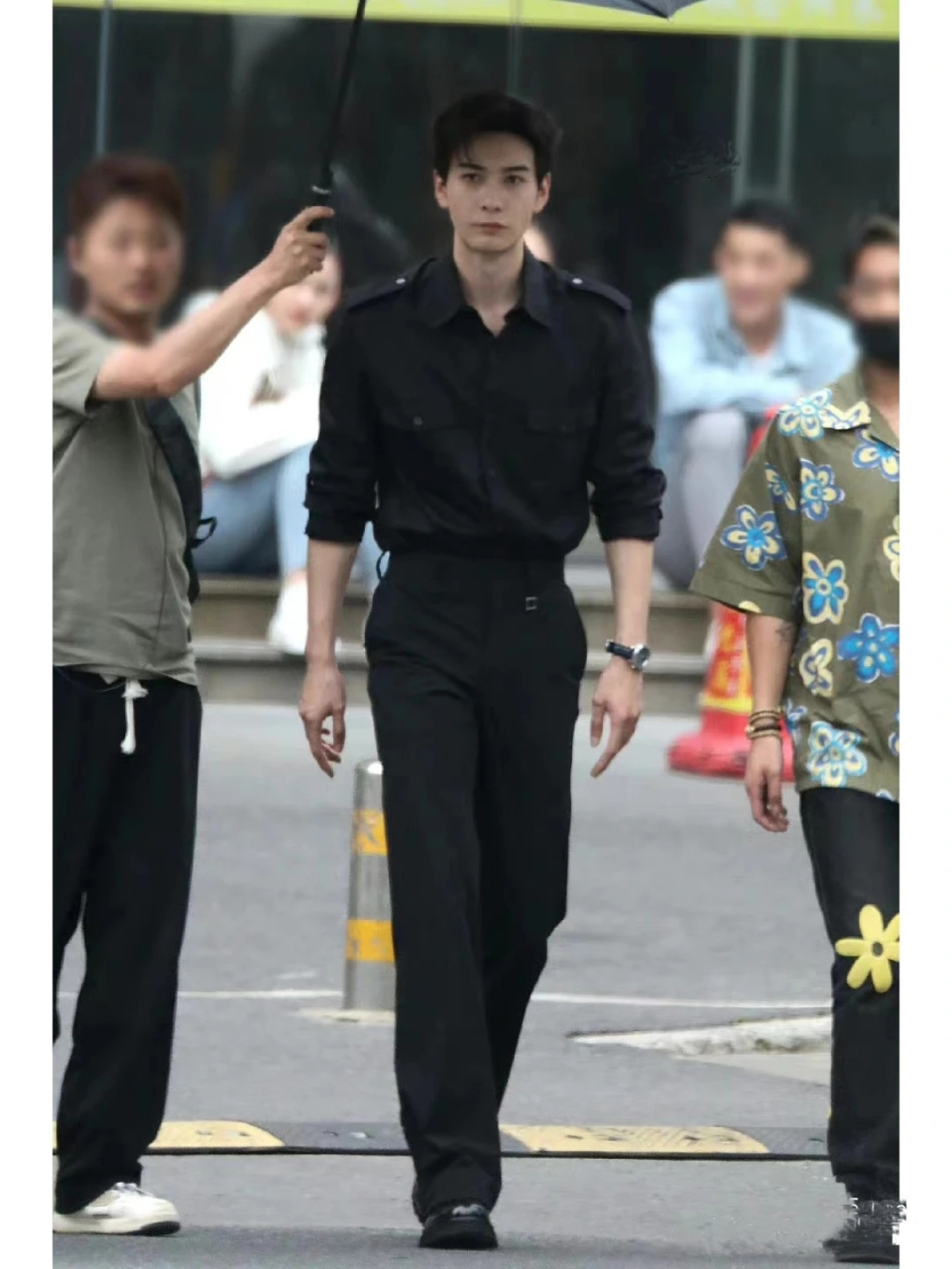 挑战一张封神图# 穿衣显瘦,脱衣有肉,宽肩窄腰大长腿,手还好看