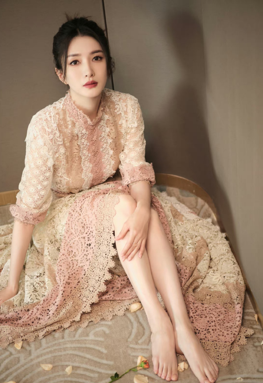 性感与清纯并存的人间尤物#江疏影