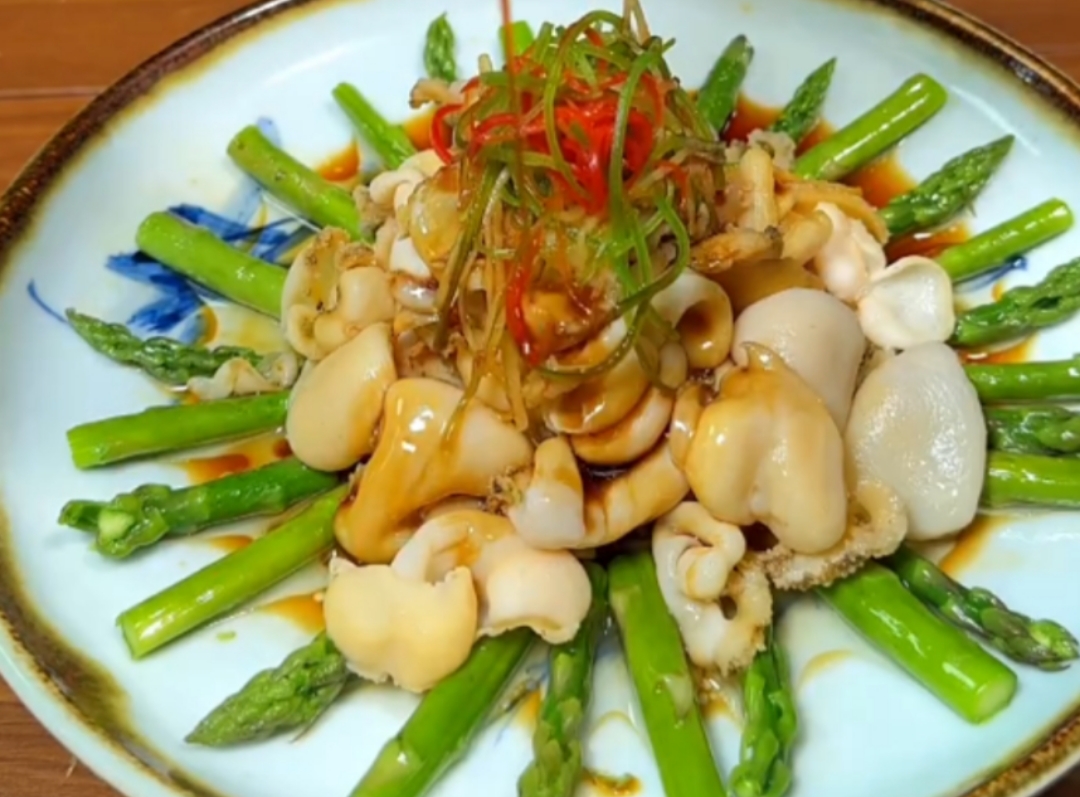 新年给大家露一手白灼鲍鱼,寓意招财进宝,一夜暴富