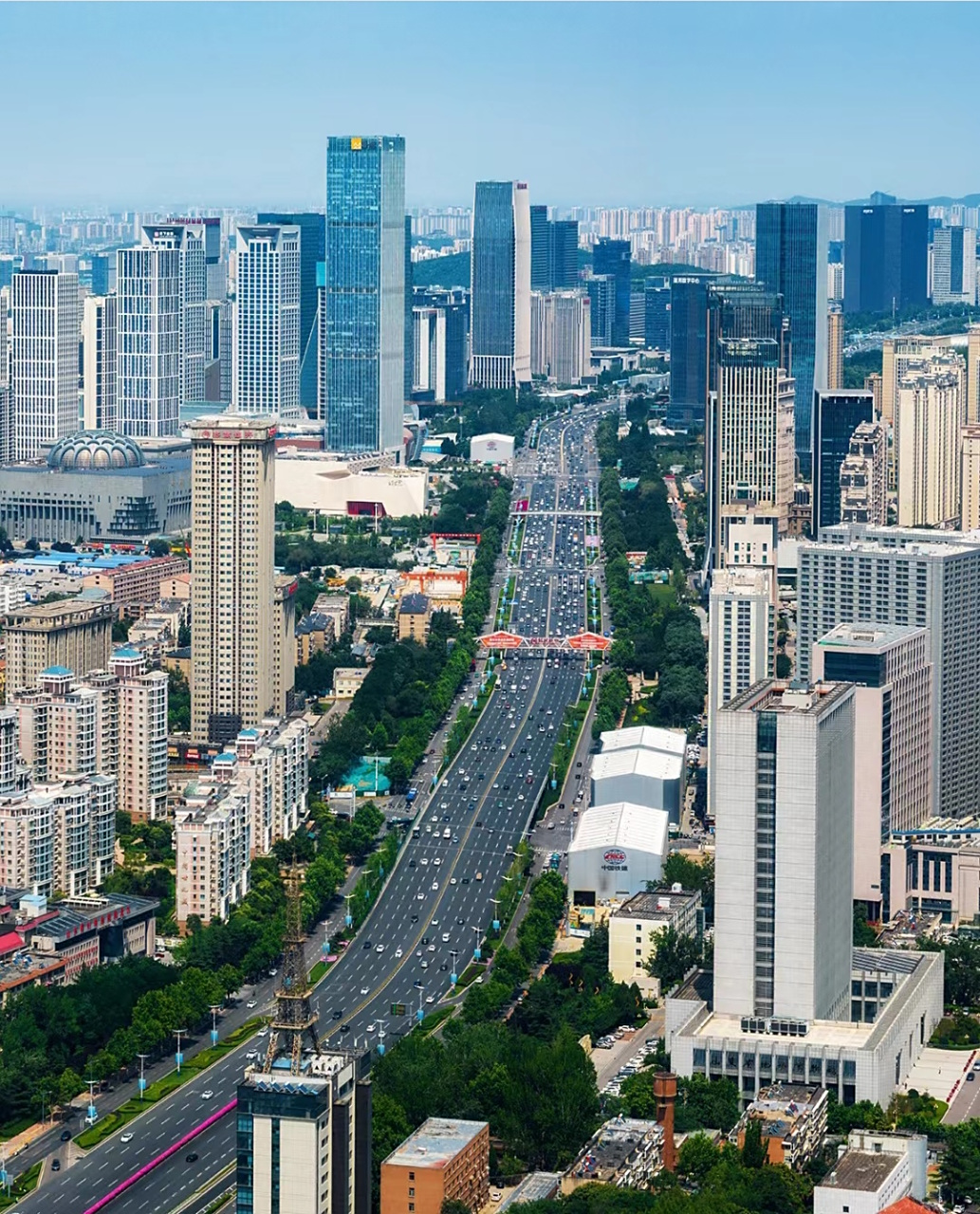 无人机航拍济南cbd(中央商务区),真的很震撼  济南cbd位于济南市东部