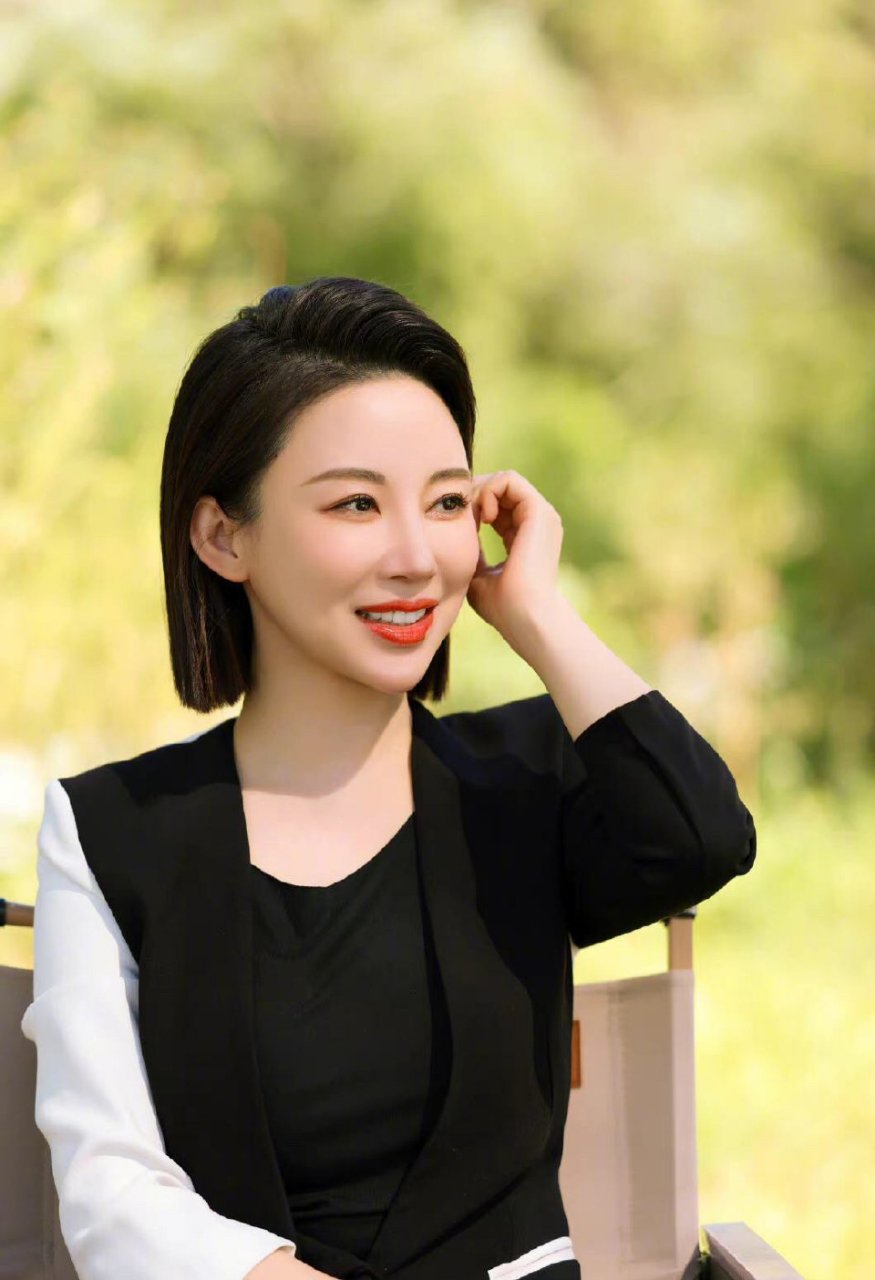 优雅高贵的女神潘晓婷