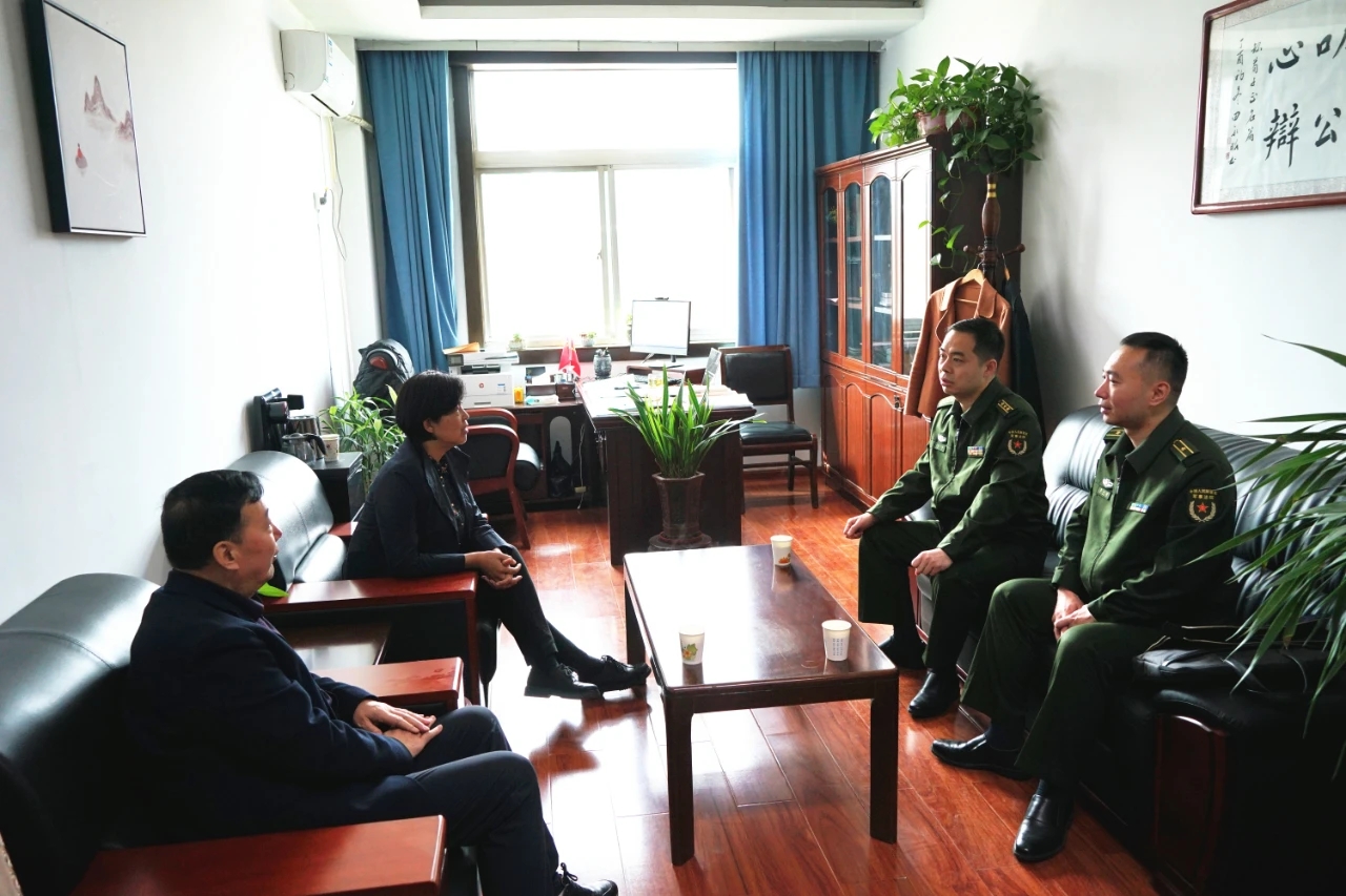 西安军事法院副院长赵华一行到渭南中院调研涉军维权工作