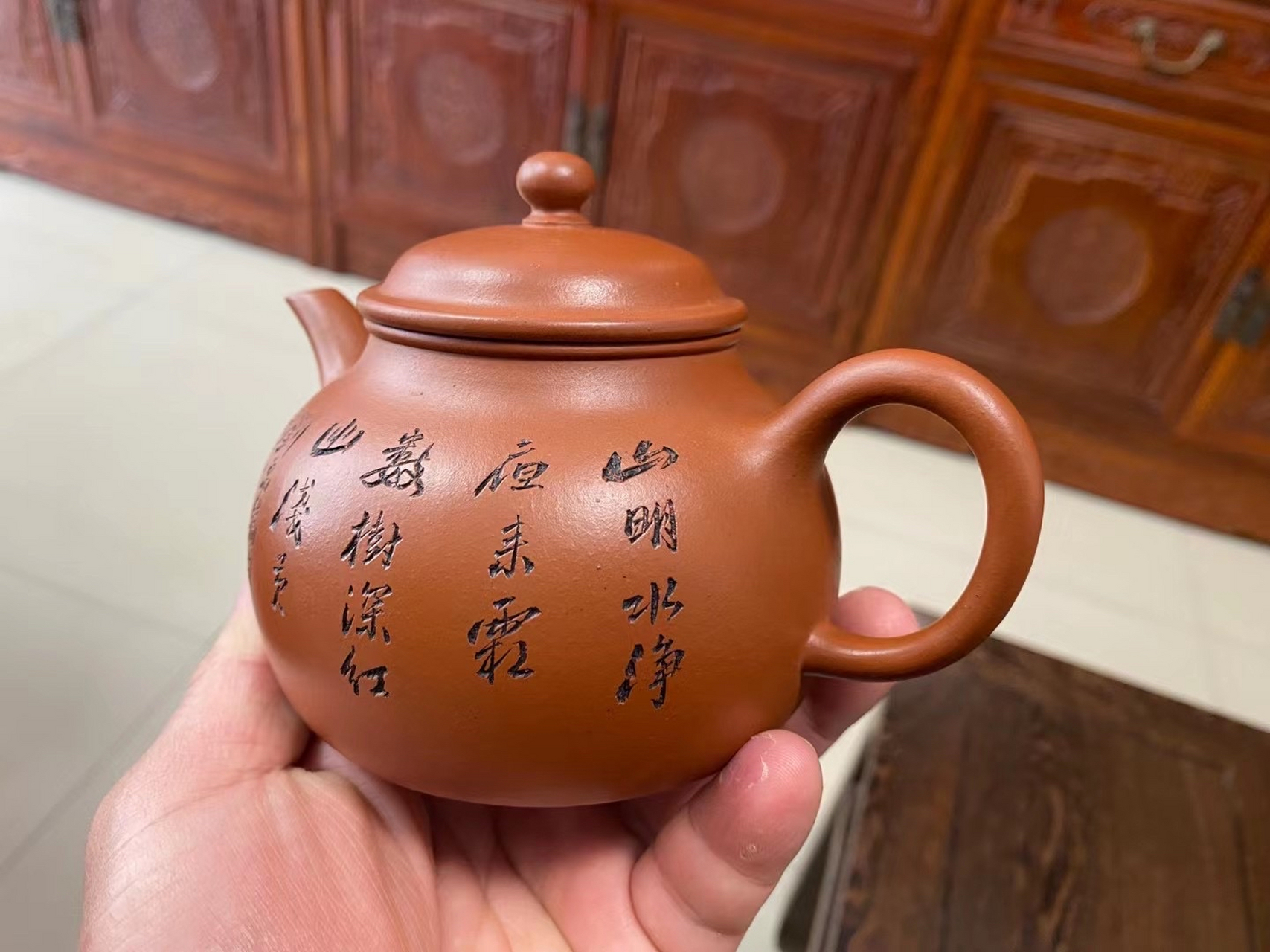 级高工钱一清61汲泉壶#紫砂壶# #全手工#  一厂老红泥,壶身刻绘精美