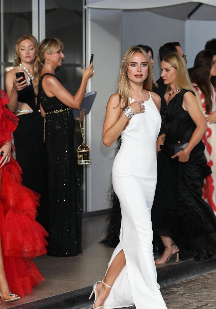 英国演员,泳装设计师"性感小野猫"金伯利·加纳(三)